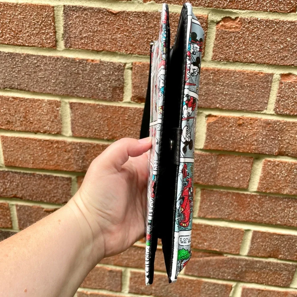 Disney Parks Wristlet Comic Style Mickey and Minnie Mouse - Very Good Condition - Picture 6 of 16